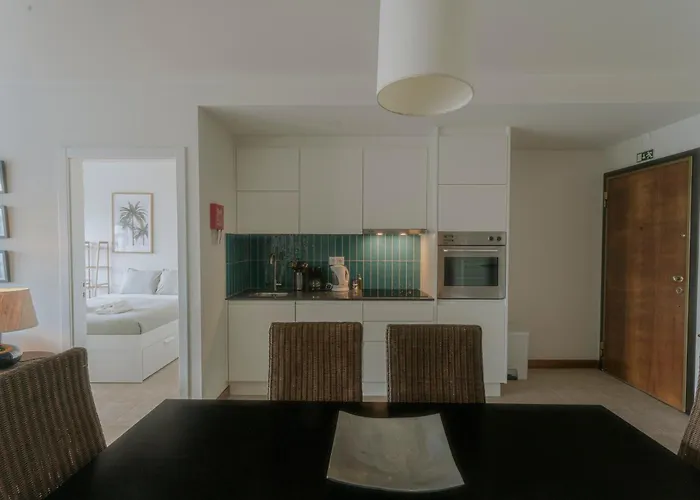 דירה 40 - Me And The Sea פרל